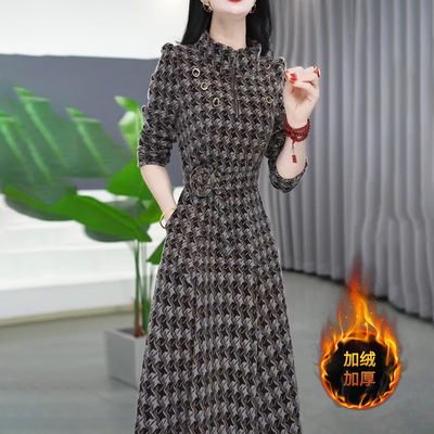 连衣裙2025新款女秋冬季十三行爆款今年流行轻奢高级感加厚配大衣