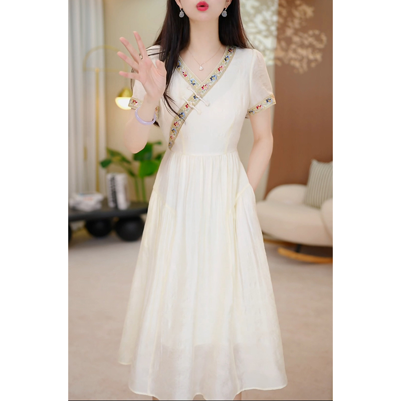 广州十三行V领短袖连衣裙女2025夏季新款妈妈新中式爆款遮肉裙子