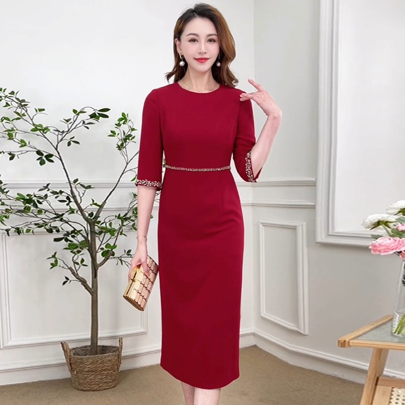 高端喜婆婆婚宴礼服2025年红色妈妈中袖春秋结婚过膝高贵连衣裙春