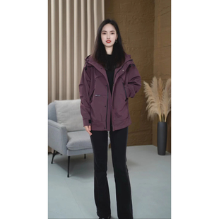 今年流行紫色春季新款时尚轻奢连帽五防面料休闲百搭大码女装外套