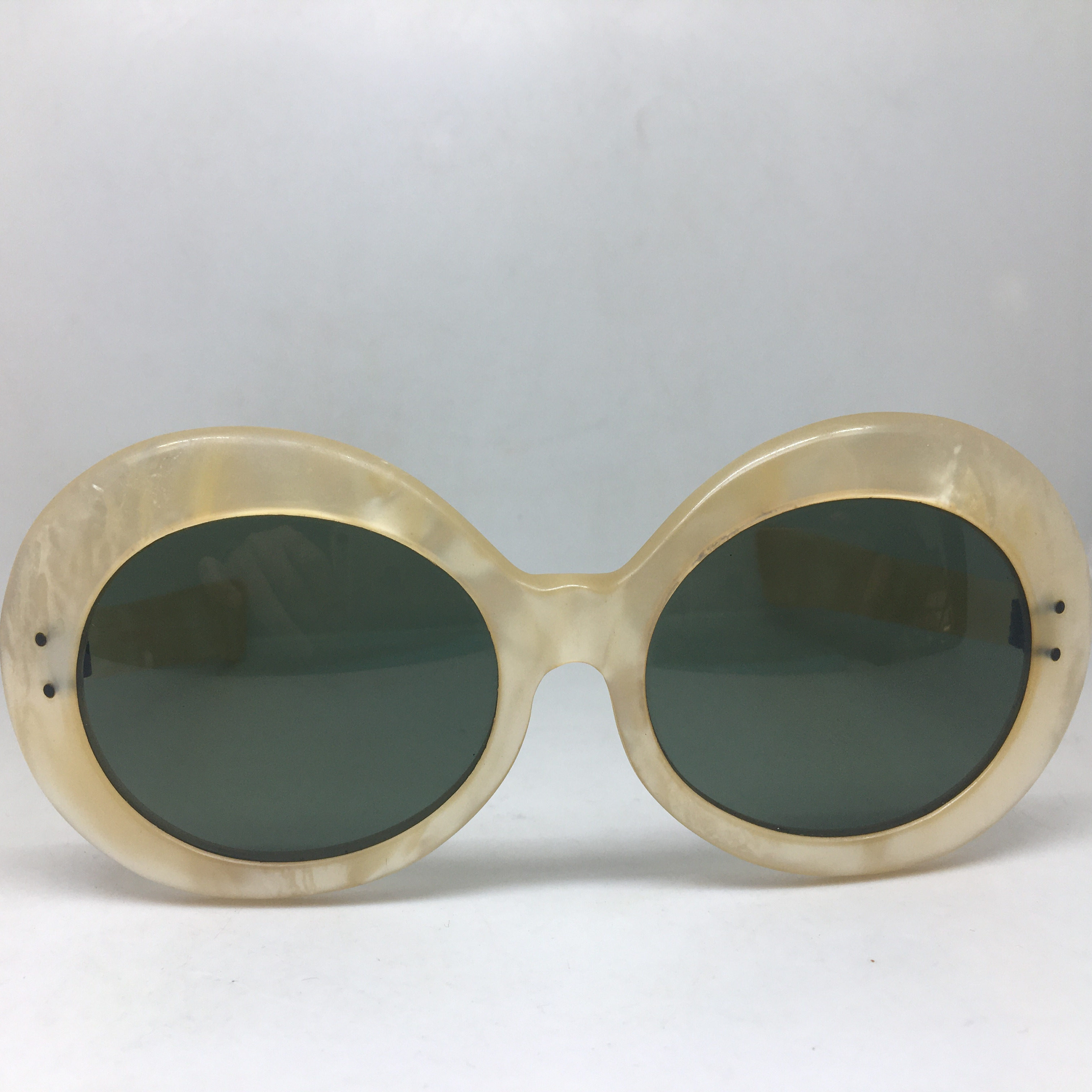 中古六十年代法国手工板材象牙白色椭圆太阳镜玻璃镜片墨镜