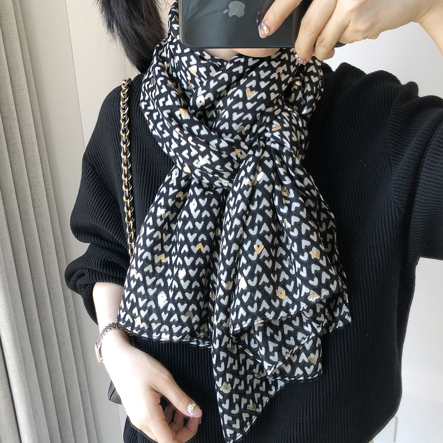 2025新款手感棉麻围巾女小爱心高级感烫金印花气质丝巾薄披肩秋冬