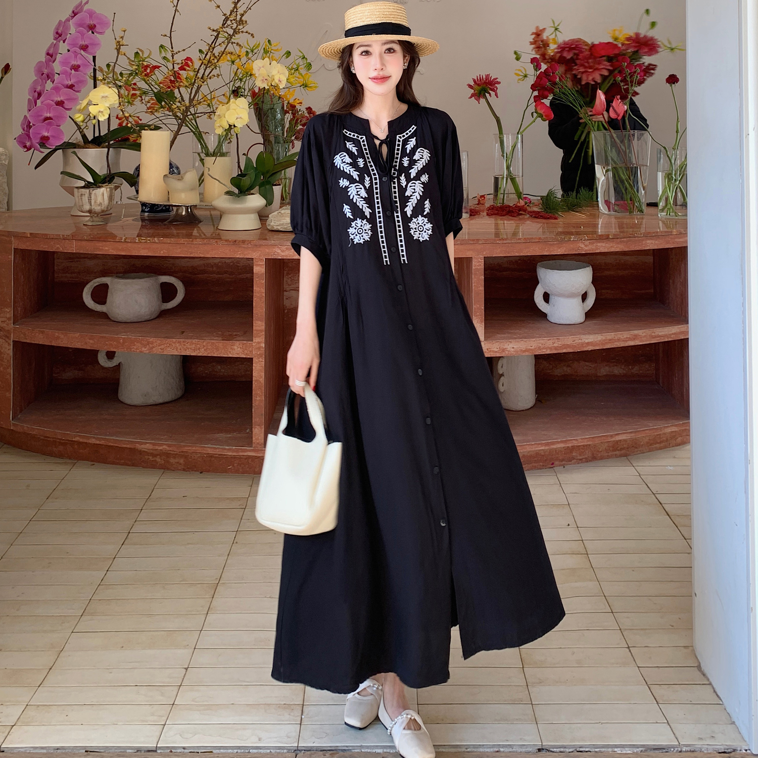 韩式文艺风连衣裙2025夏季新款大码宽松五分袖气质刺绣过膝长裙女