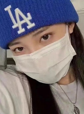 白色口罩防尘防异味防风一次性日常防护口罩成人款3层男女秋冬款