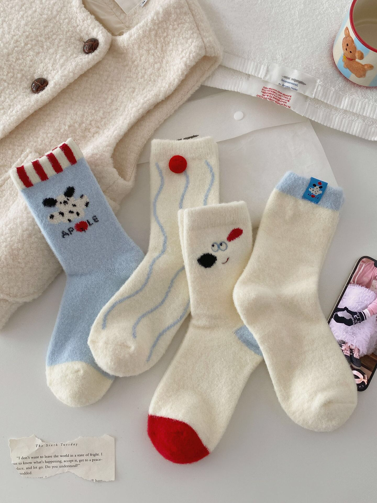 2025新款软糯澳绒袜子小狗毛球女士布标中筒球球秋冬加绒加厚袜子