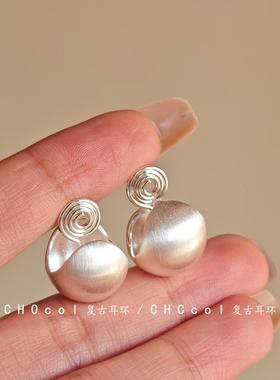 2024新款法式圆球高级感轻奢拉丝气质简约耳钉无耳洞蚊香盘耳夹