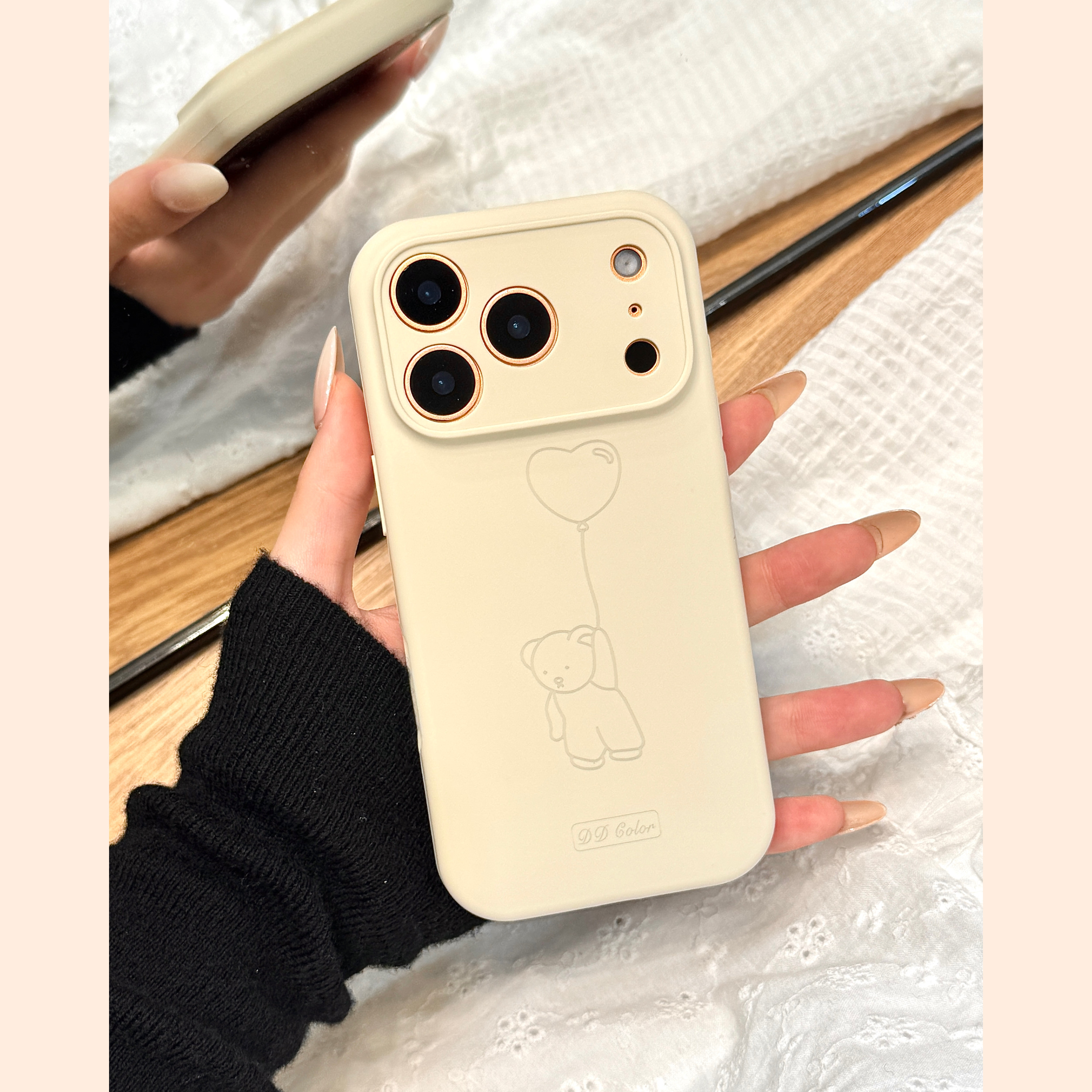 古董白色液态硅胶线条爱心气球小熊适用于iphone17promax苹果14手机壳15新款16pro女13高级感17pm磨砂防摔套