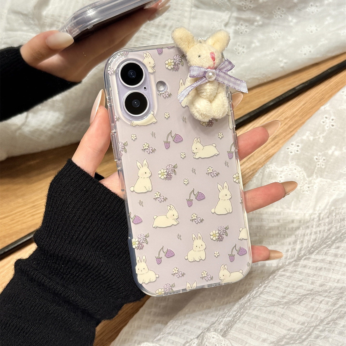 紫色油画花朵草莓兔子立体毛绒公仔适用于iphone17promax苹果14手机壳15新款16pro女13少女心17pm硅胶防摔套