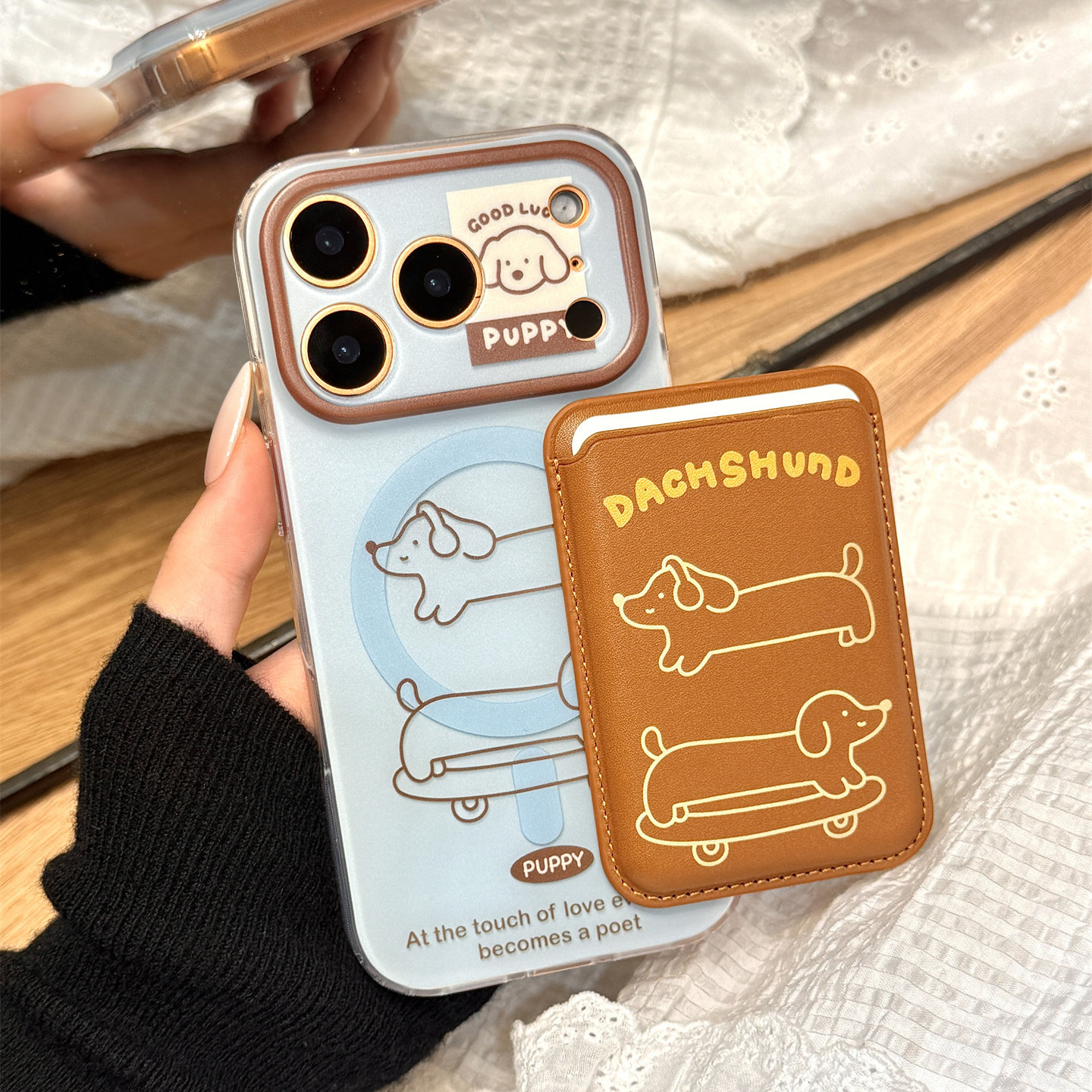 可爱线条油画滑板车腊肠狗磁吸卡包适用于iphone17proma