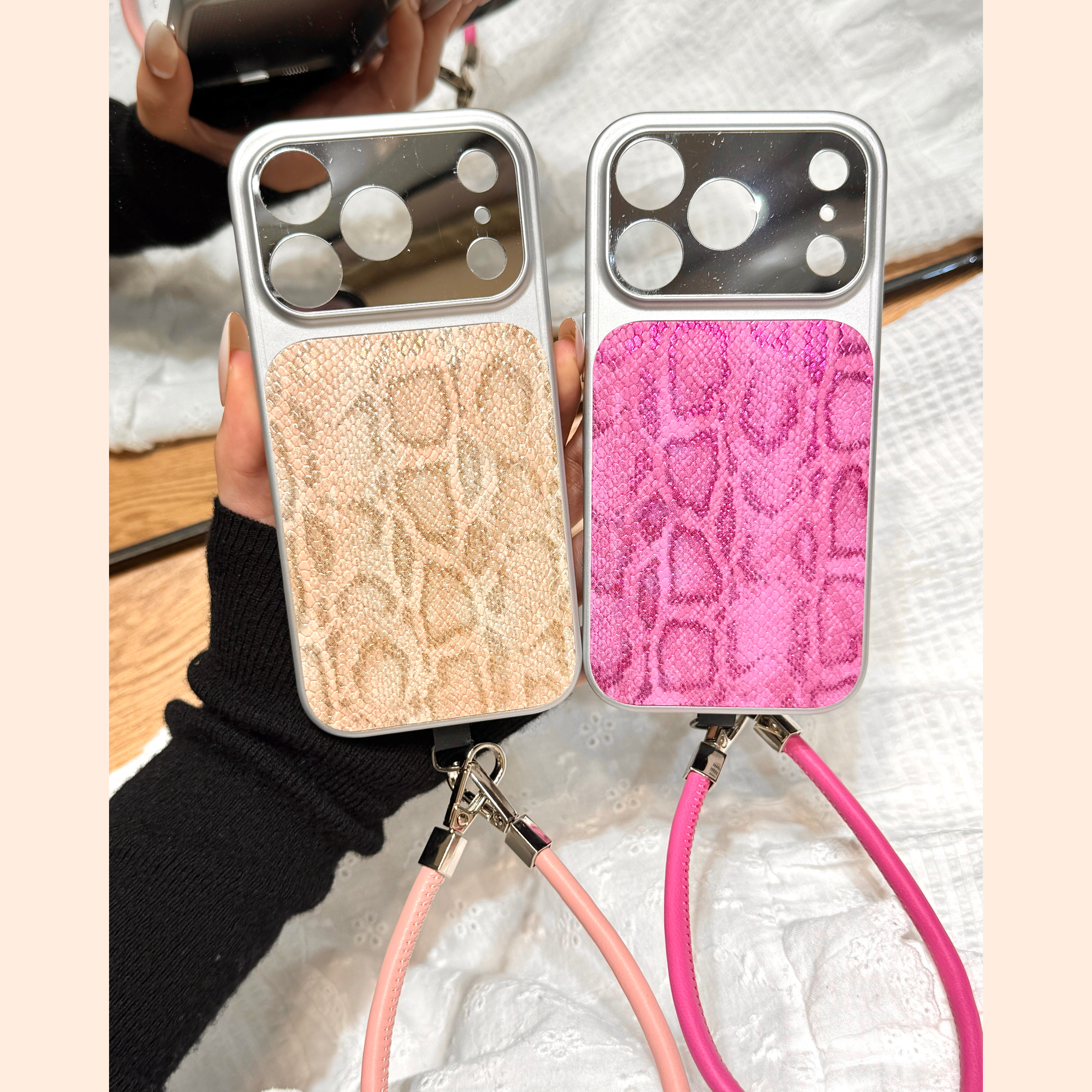 高级感仿真蛇皮纹镜子大视窗手拎皮绳适用于iphone17promax苹果14手机壳15新款16pro女13情侣17pm全包防摔套