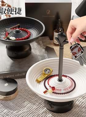 户门口玄关放钥匙收纳置物架鞋柜上创意装饰摆件桌面饰品放置架子