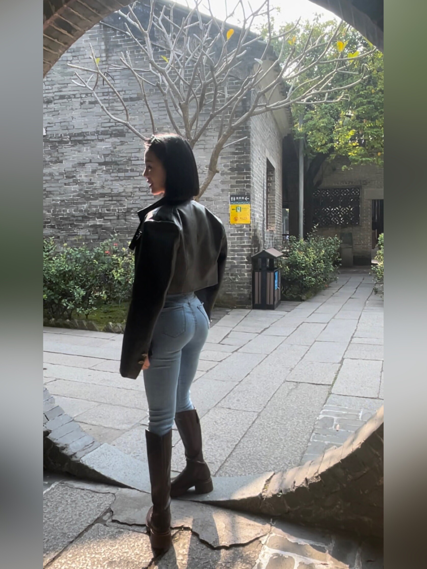 SUPER LING은 산뜻하고 스타일리시해요  스몰|톨 기장 피치 힙 미드 하이웨이스트 청바지