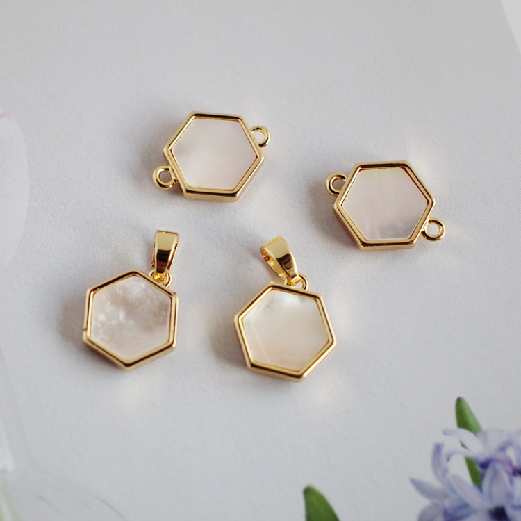 镀金六边形吊坠项链白贝