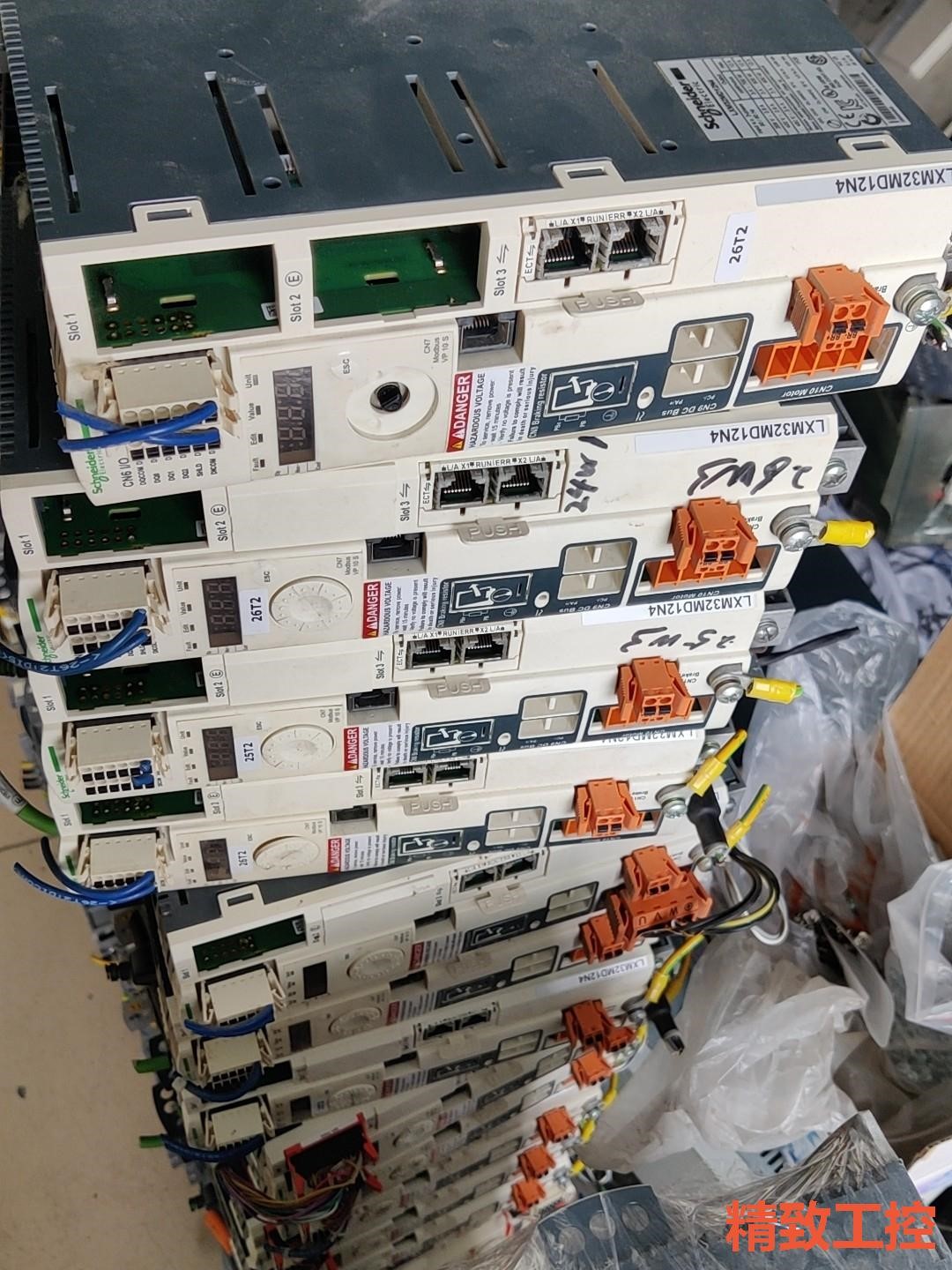 议价：lXM32MD12N4施耐德驱动器功能完好