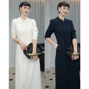 秋冬新款气质高级洋气时尚国际白色长袖长款高端醋酸连衣裙子女装