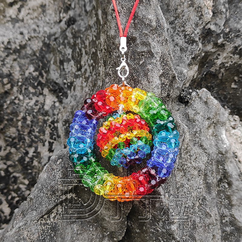 手工串珠水晶汽车挂件编织玻璃珠子彩虹圈包挂件小球书包吊饰挂饰