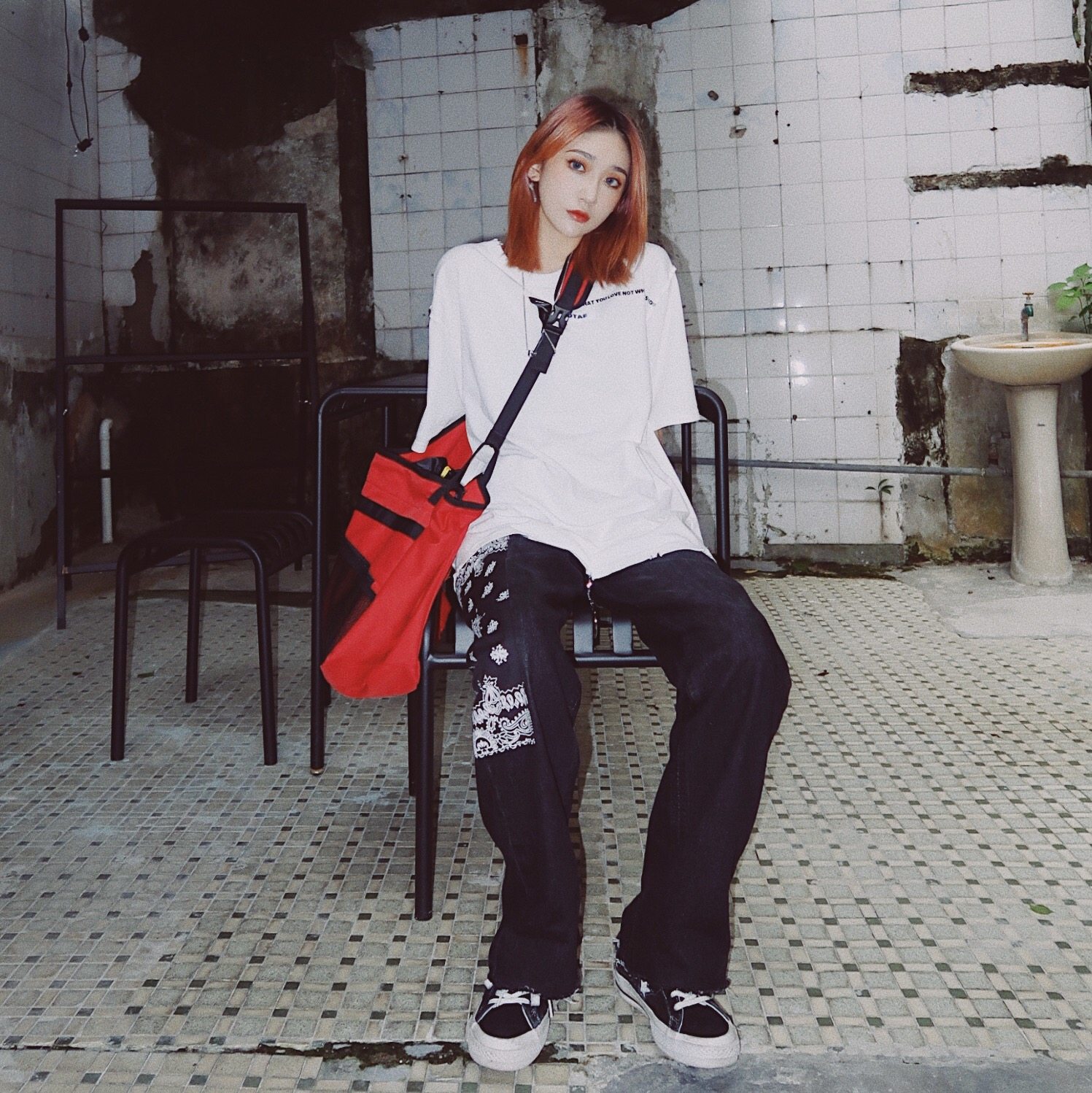 PARTYisntOVER 004 BANDANA VINTAGE JEANS 腰果花拼布做舊牛仔褲在類目 男裝, 休閒褲中 - 來自Buy2taobao.com提供專業的淘寶代購服務