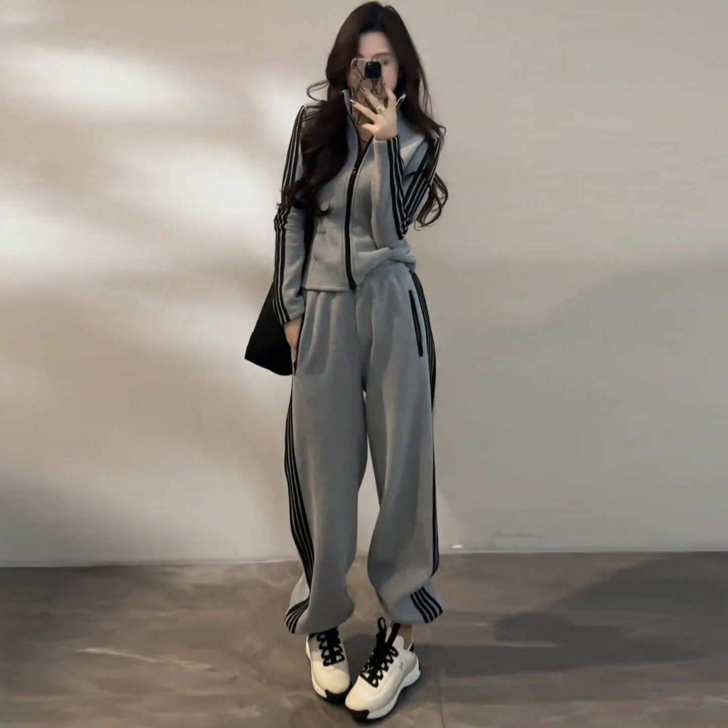 港风炸街休闲运动套装女春季洋气修身双头拉链卫衣阔腿长裤两件套,女装/女士精品,时尚套装,淘宝优惠券,粉丝福利购,淘宝优惠卷