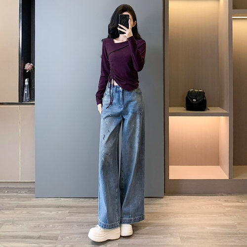 女春新款时尚减龄套装修身纯欲不规则斜肩领口上衣牛仔长裤两件套