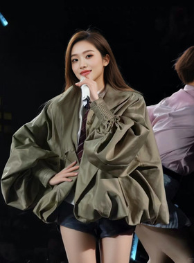 王心凌同款军绿色宽松休闲花苞短款上衣巨好看洋气百搭灯笼袖外套