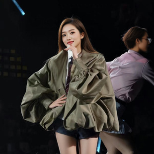 王心凌同款军绿色宽松休闲花苞短款上衣巨好看洋气百搭灯笼袖外套