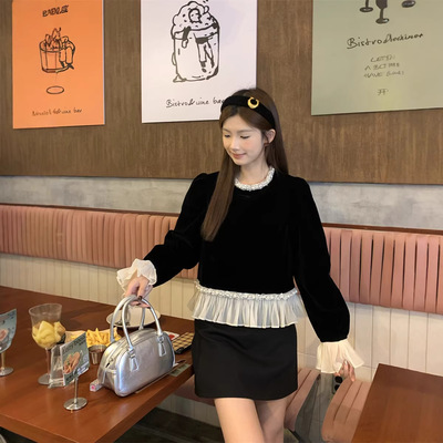 法式赫本风高级感重工珍珠装饰拼接荷叶边泡泡袖丝绒上衣女