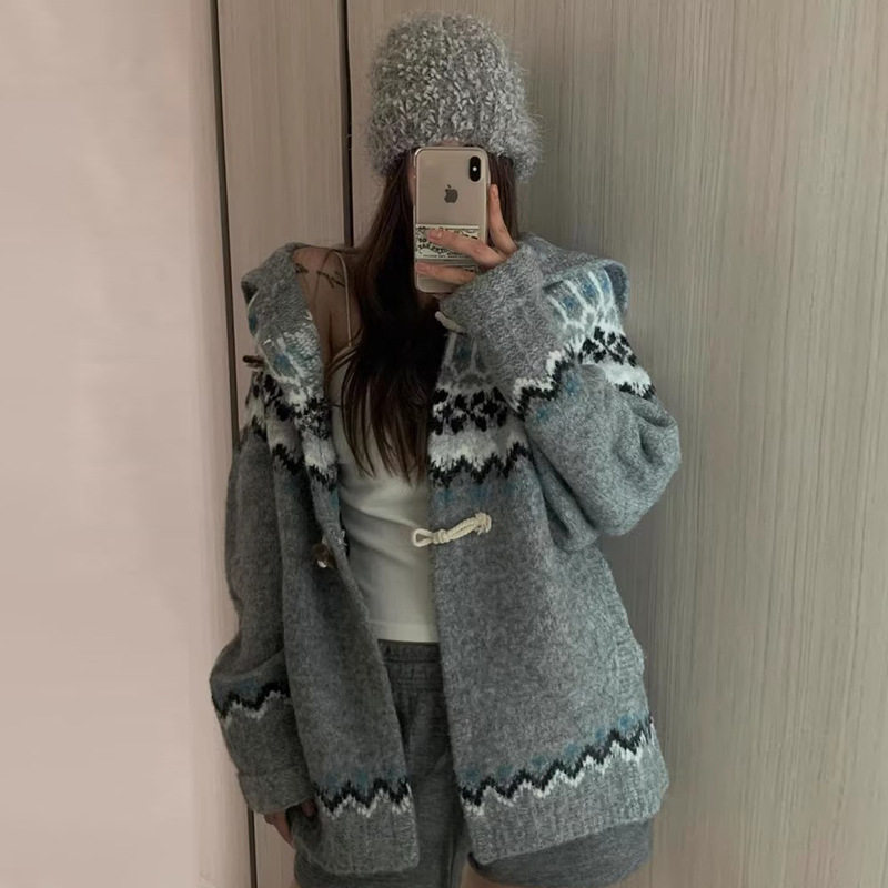 费尔岛翻领牛角扣针织开衫韩系秋冬新款加厚宽松休闲百搭毛衣