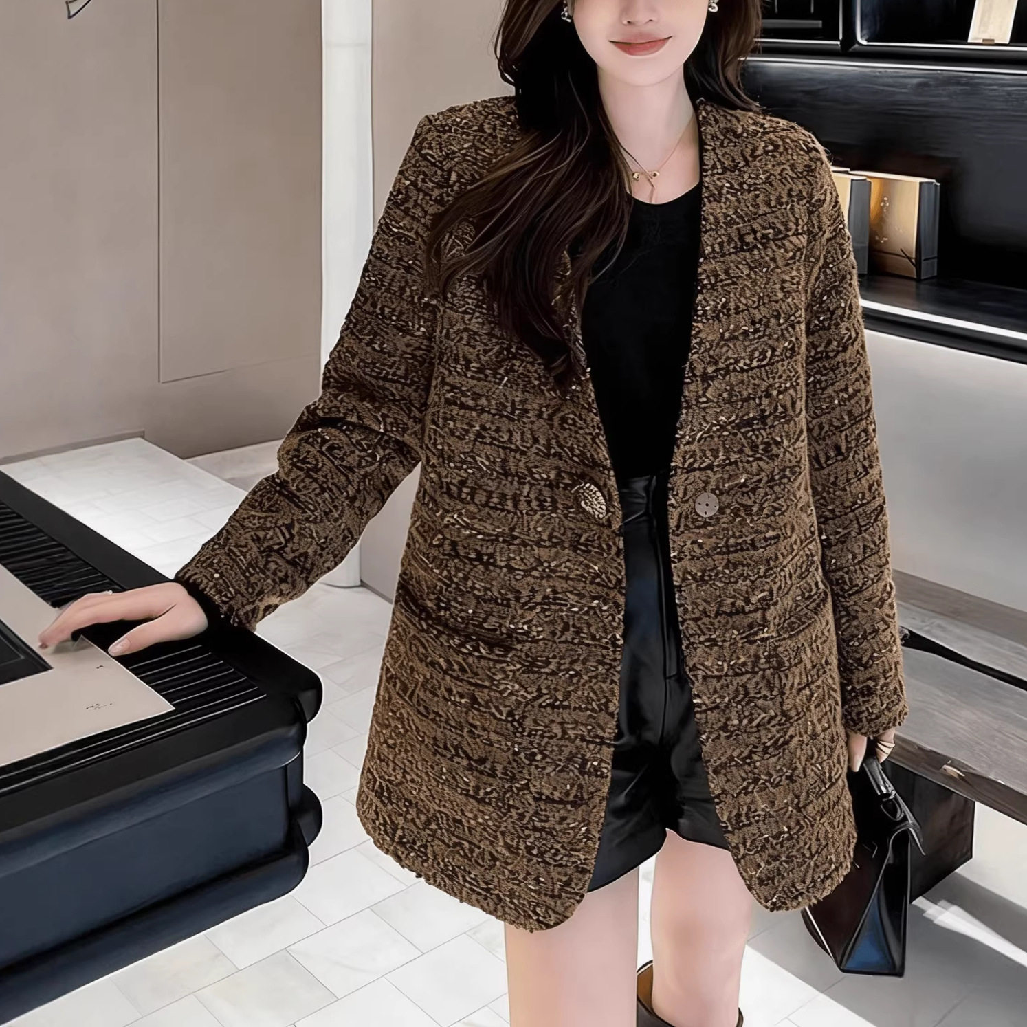 2026新款金线交织羊毛粗花呢编织细闪小香风V领宽松外套女