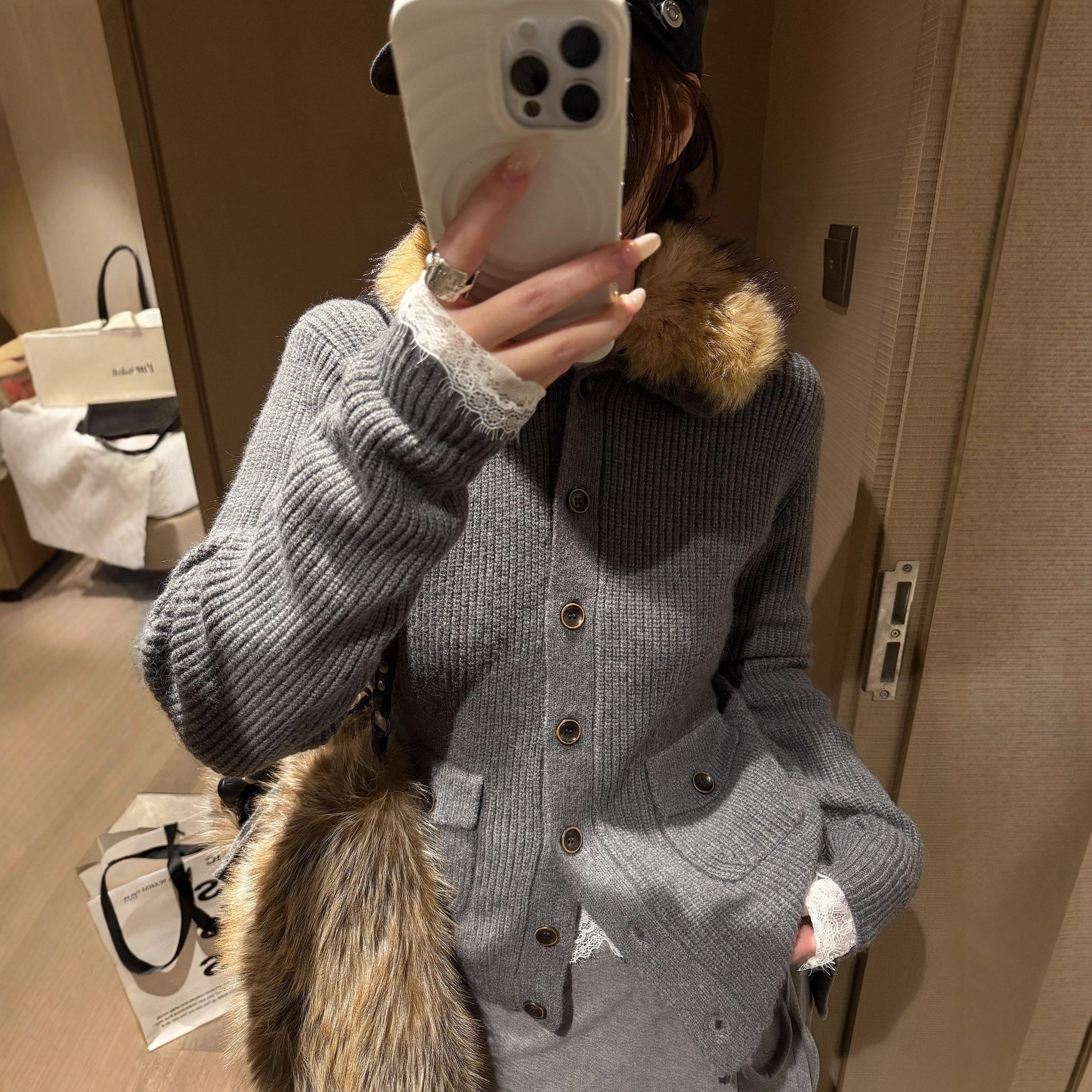 可拆卸毛领排扣针织开衫女2025秋冬新款温柔显瘦毛衣外套