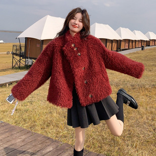 红色皮毛一体羊羔毛绒外套女冬季2025新款独特漂亮小个子短款
