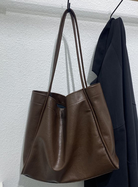 载迟设计极简实用主义日系托特大包 秋冬新款大地色单肩包 简约风