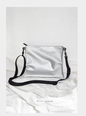 载迟设计夏季银色极简斜挎小包 闲雀 轻便休闲冷淡风小方包Pu女包