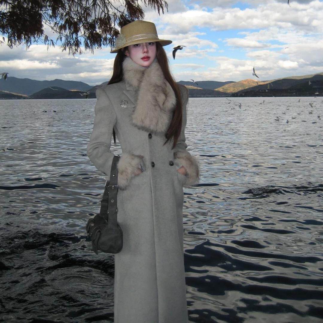 蓝色毛毛领沙漏收腰呢子