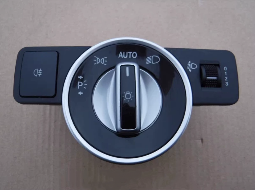 适用奔驰CLA180 CLA200SLK300C180C200GLA B180B200大灯开关 按键