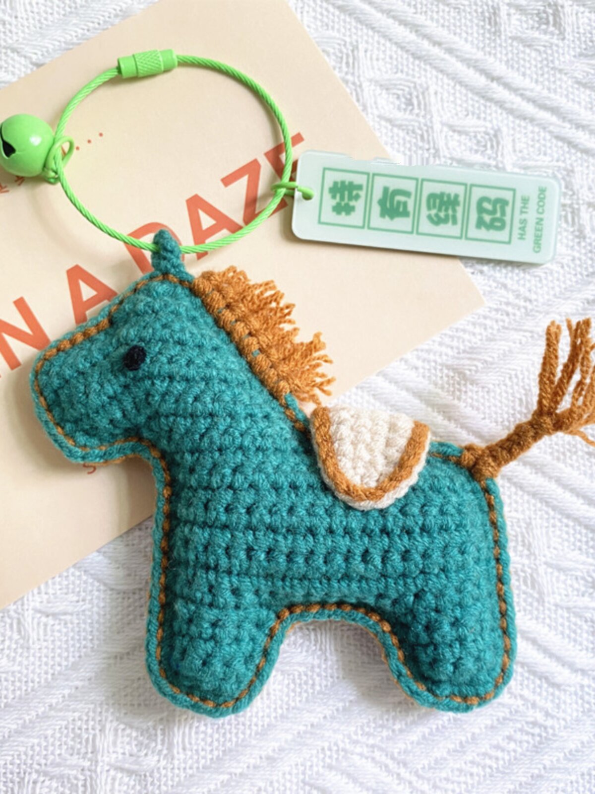 DIY HANDMADE WOOL CROCHET HOLDING HEALTHY GREEN CODE PONY PENDANT MATERIAL PACK NOVICE CROCHET TUTORIAL