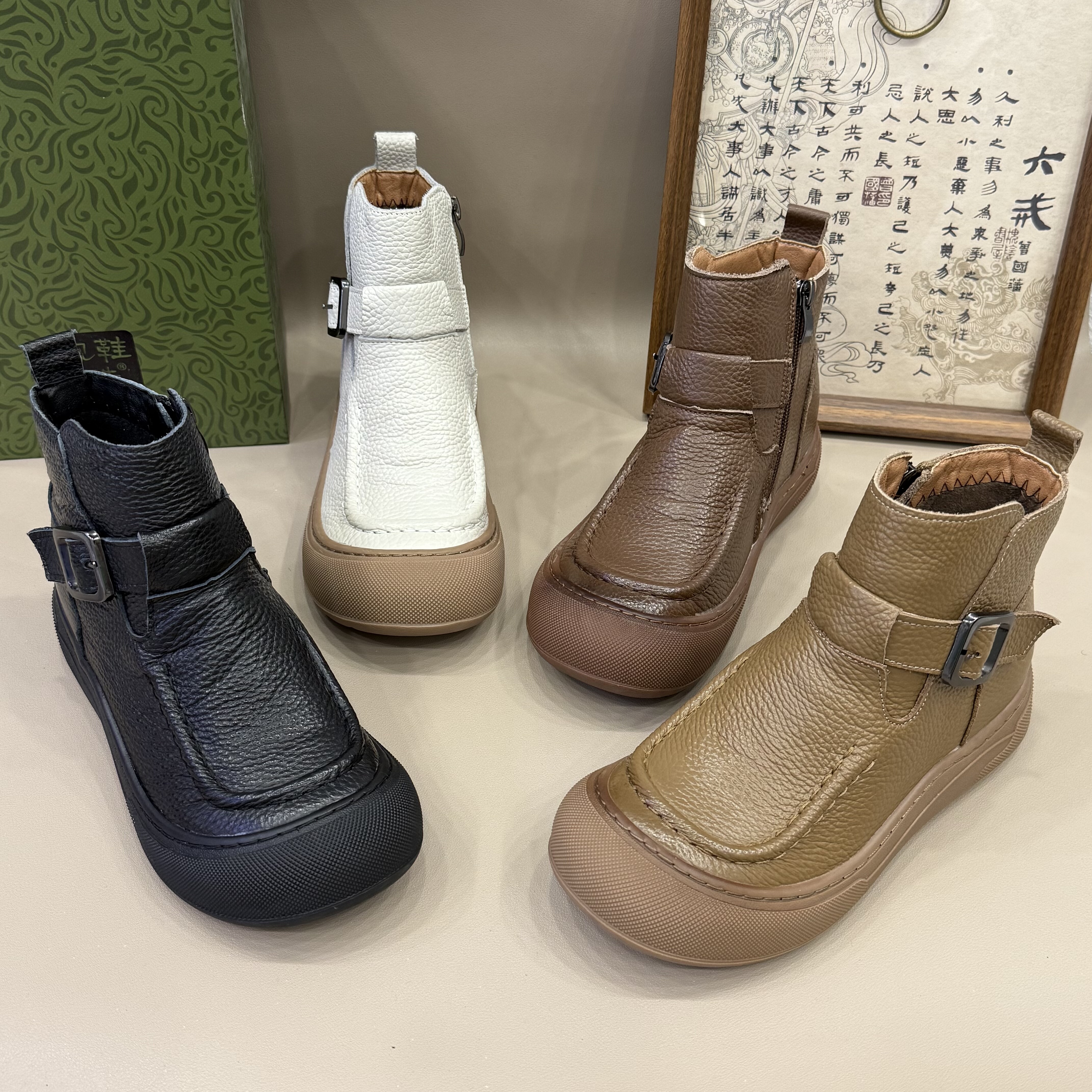 2025秋冬新款真皮牛皮女鞋妈妈软底加绒复古马丁靴女靴