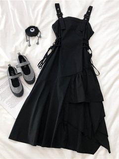 不规则背带裙2020年新款夏裙子心机设计感小众黑色吊带连衣裙长裙