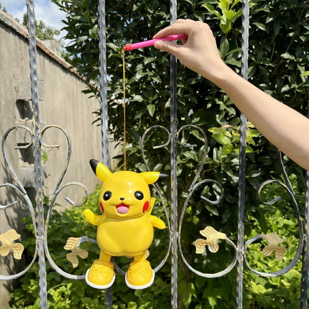 跳舞皮卡丘幼儿园儿童卡通手提灯笼元宵中秋节新年发光声节日玩具