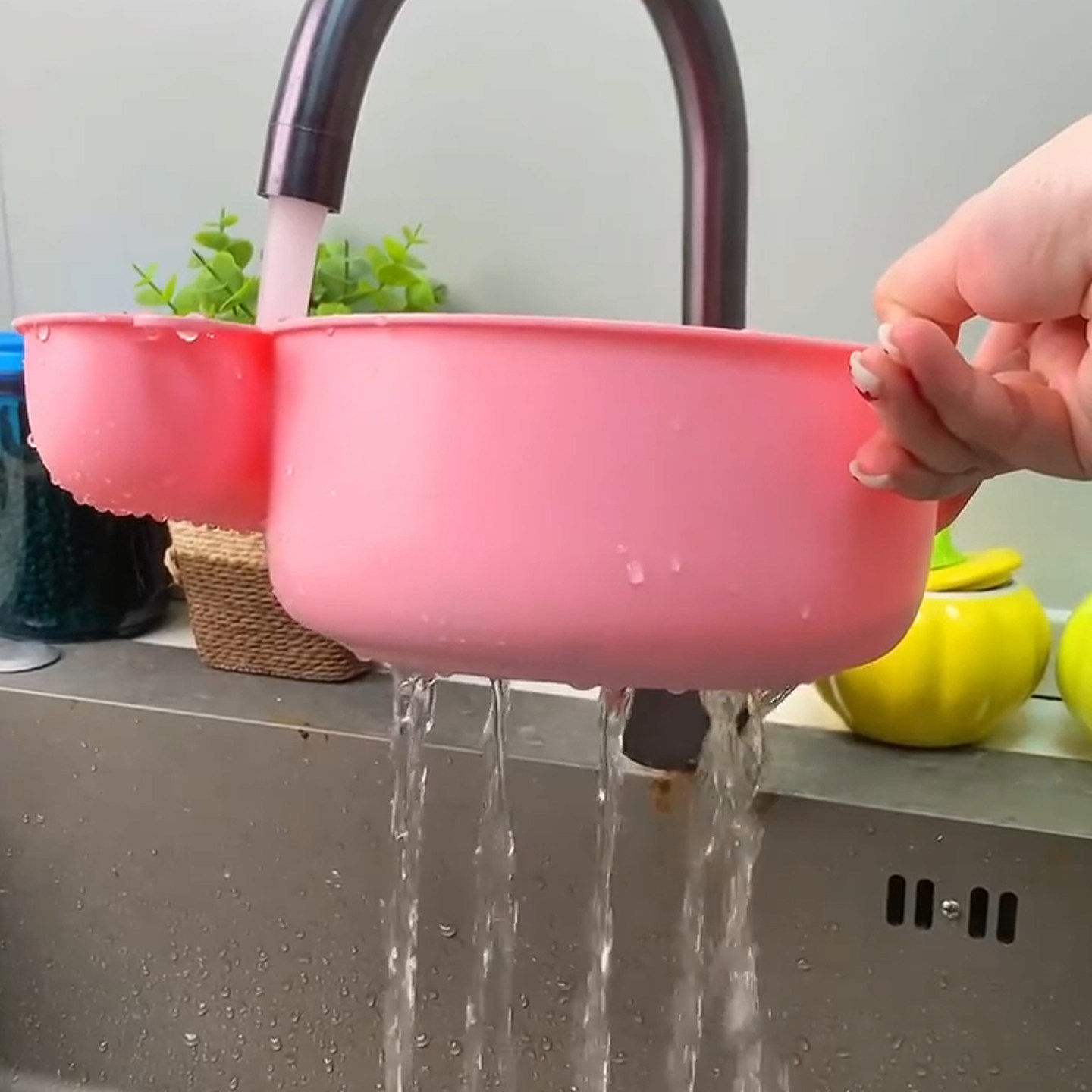 自动洗水果神器！蜗牛沥水篮食品级厨房专用旋转洗菜盆水果盘家用