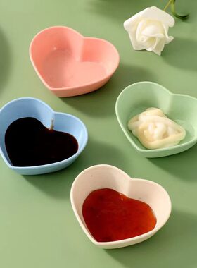 仓鼠食盒塑料爱心盘子爱心形可爱迷你小碗宠物迷你食碗仓鼠小碟子