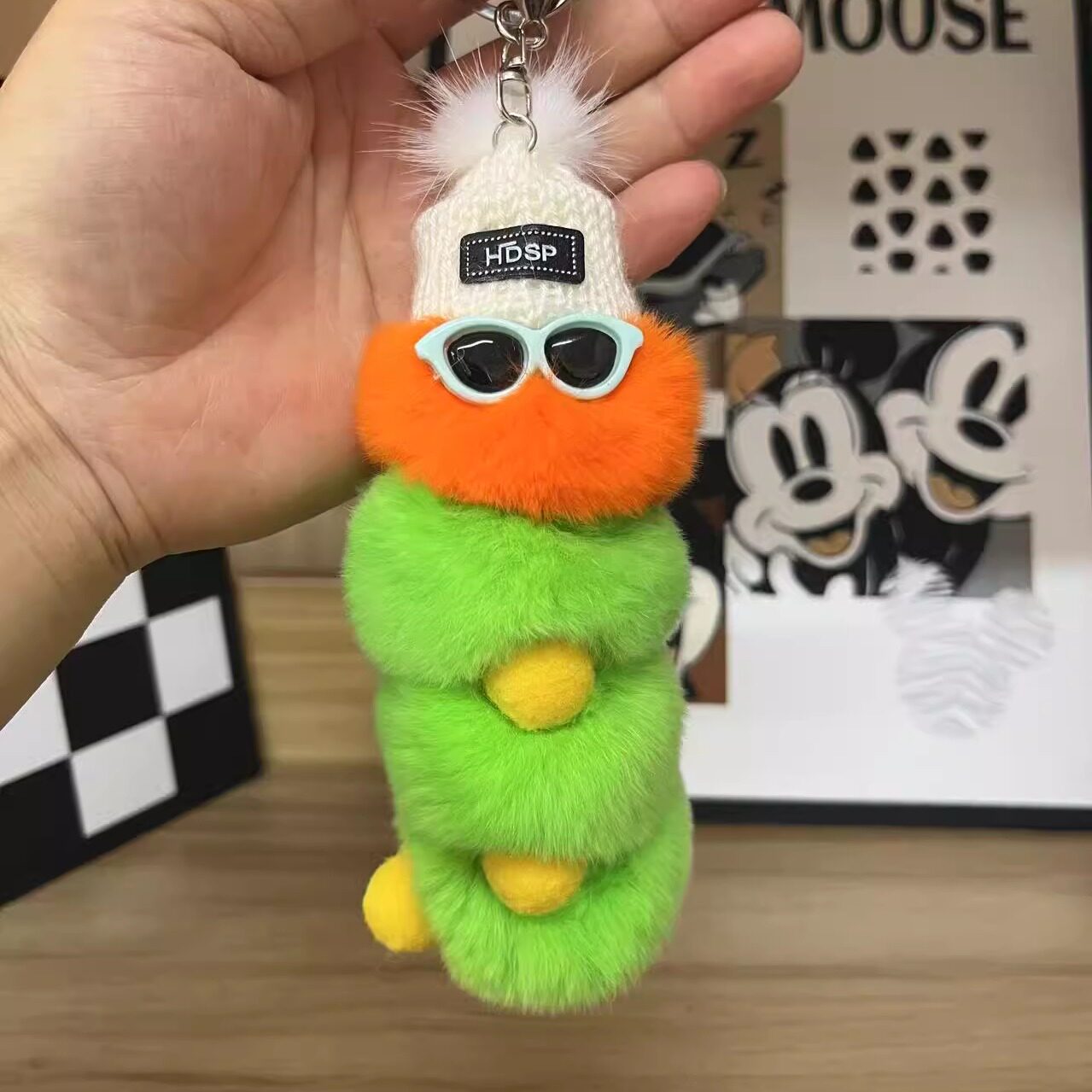 可爱真獭兔毛毛毛虫挂件