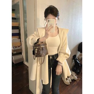 欧洲站白色双面羊绒斗篷大衣女2025新款冬小个子收腰厚风衣短款毛