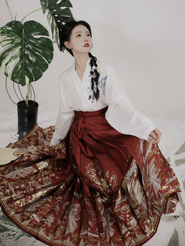 Qing ru Оригинал Hanfu Mingmu Make -сделать сделайте макияж красную песню, вышитую рукав с пятью складками