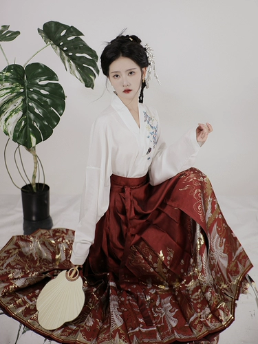 Qing ru Оригинал Hanfu Mingmu Make -сделать сделайте макияж красную песню, вышитую рукав с пятью складками