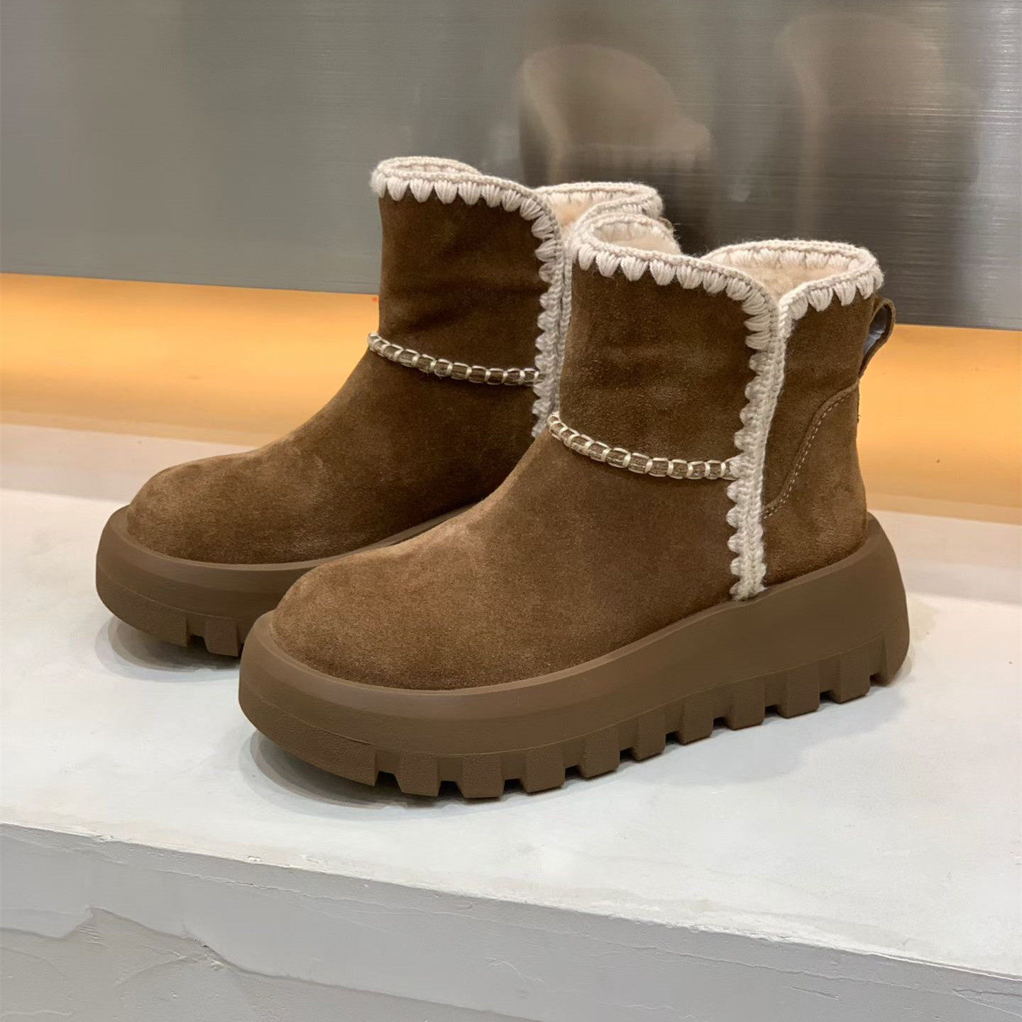 欧洲站2025冬季新款拼色厚底羊皮毛一体雪地靴真皮女靴短靴棉靴女