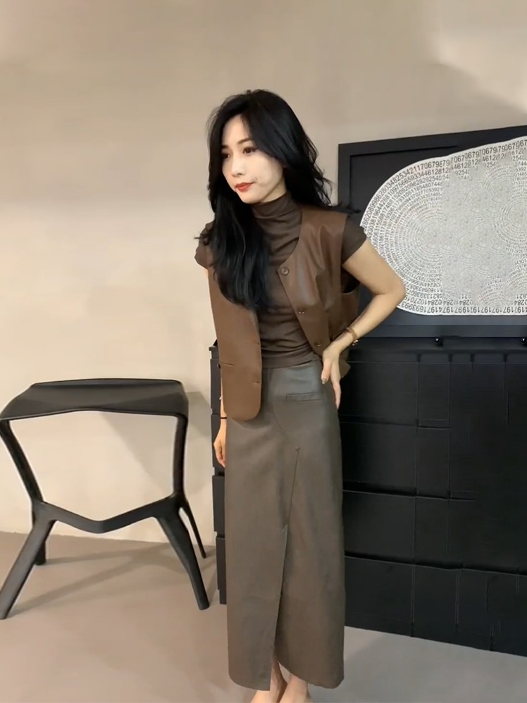 小个子茶系穿搭秋装搭配一整套时尚咖色半身裙子套装女2025年新款