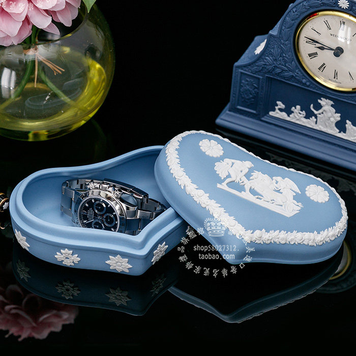 盒装Wedgwood 1954浮雕神话心形陶瓷首饰珠宝手表盒情人结婚礼物
