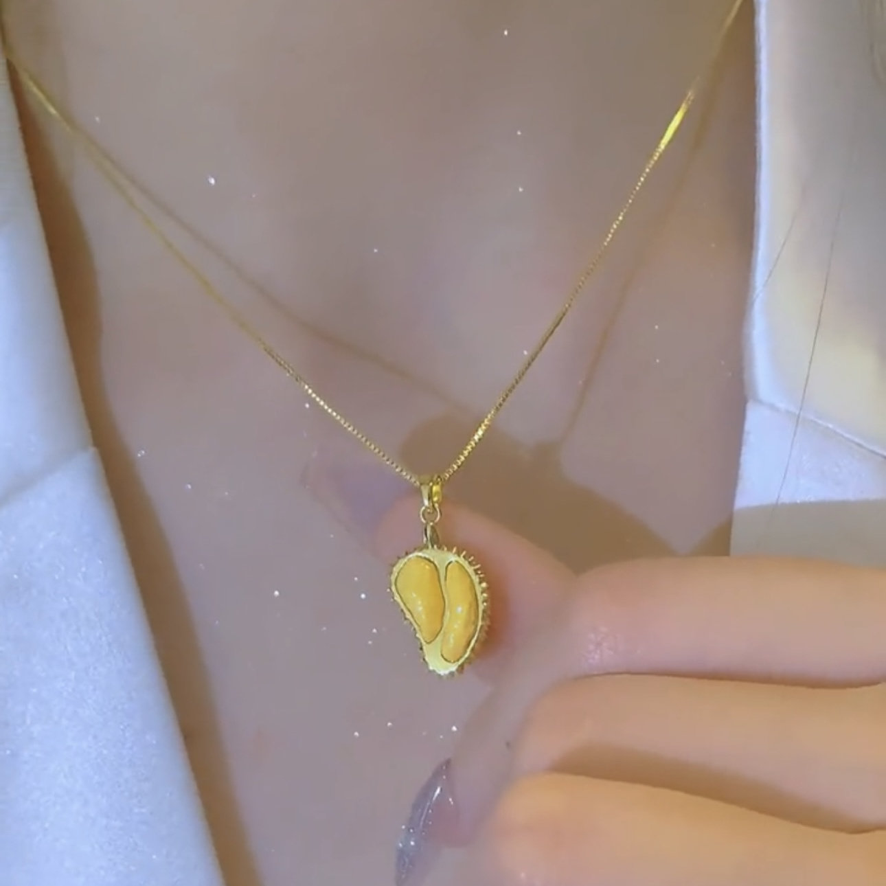 榴莲吊坠项链女新款钛钢锁骨链