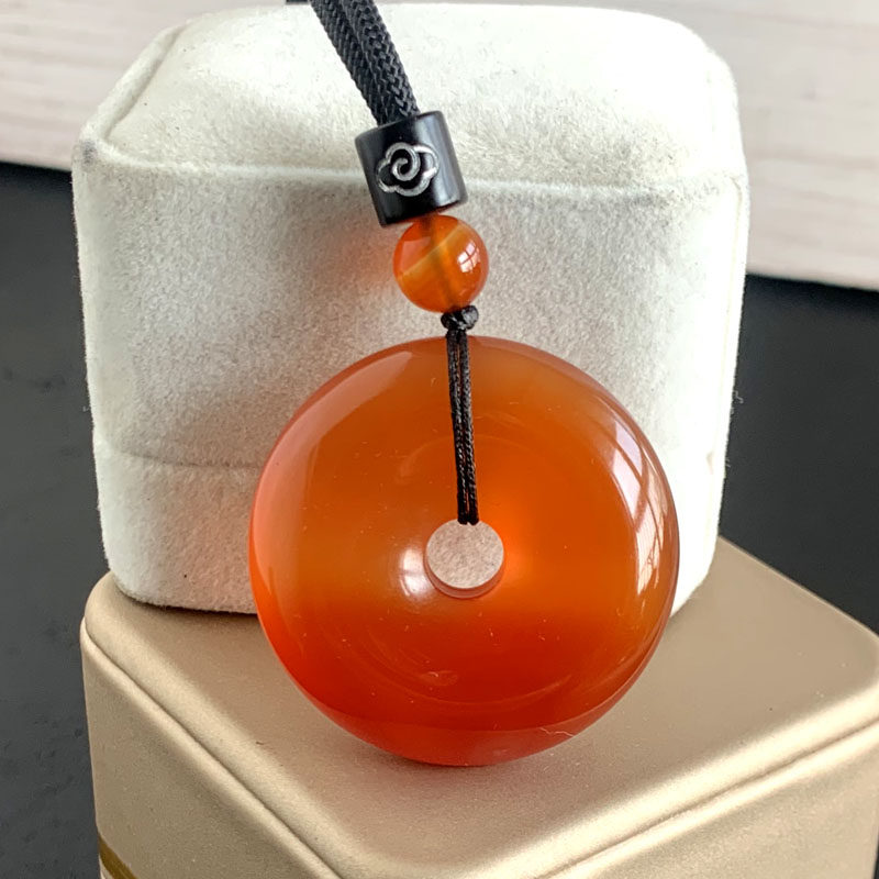 天然巴西红玛瑙平安扣吊坠实物