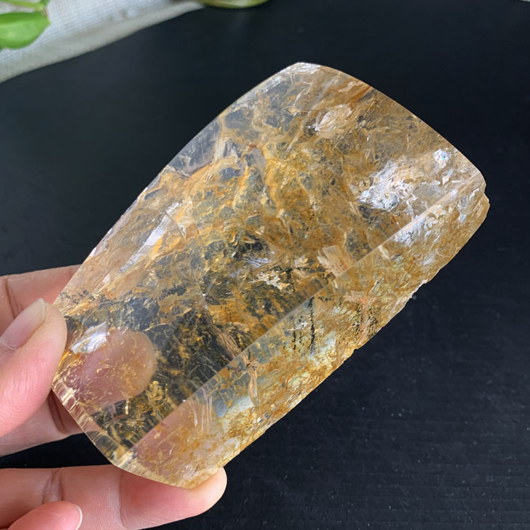 天然水晶黄胶花把玩原石